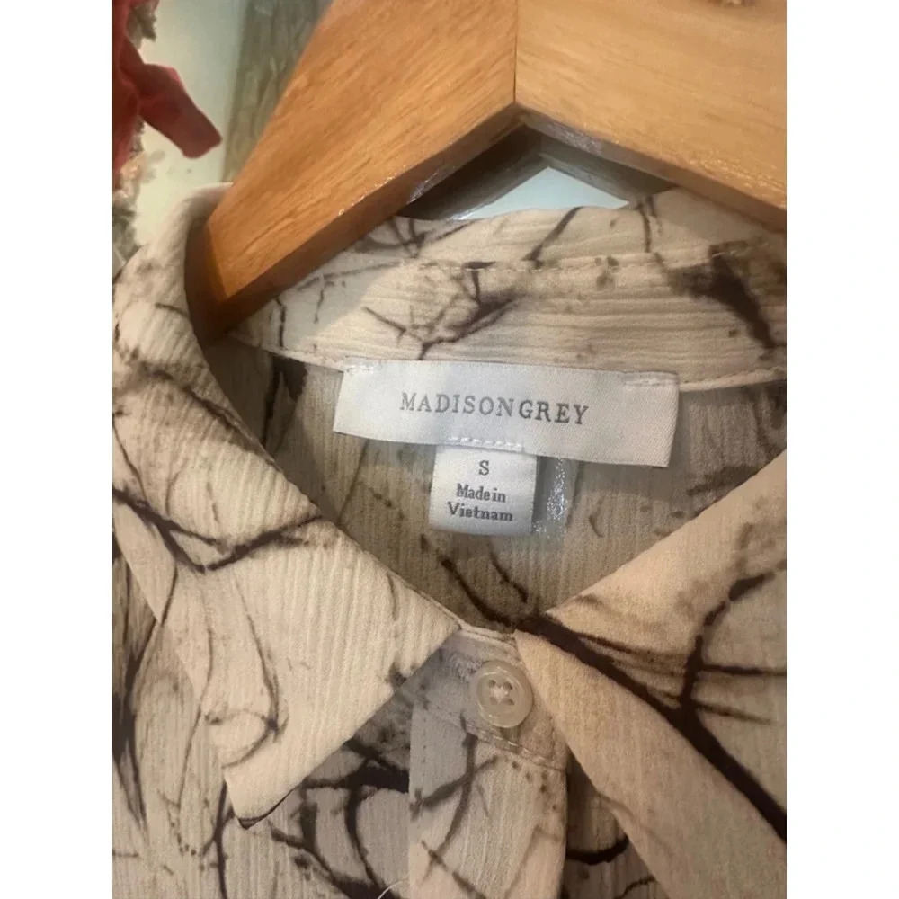 Women's Madison Gray Button Down Shirt , Size S,‎ Beige & Black - Picture 5 of 5